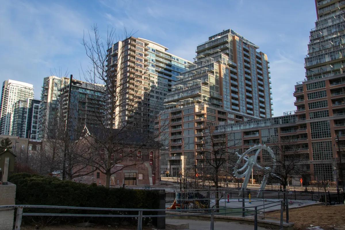 บรรยากาศย่านใกล้ BMO Field (Liberty Village/Exhibition) ในโทรอนโต