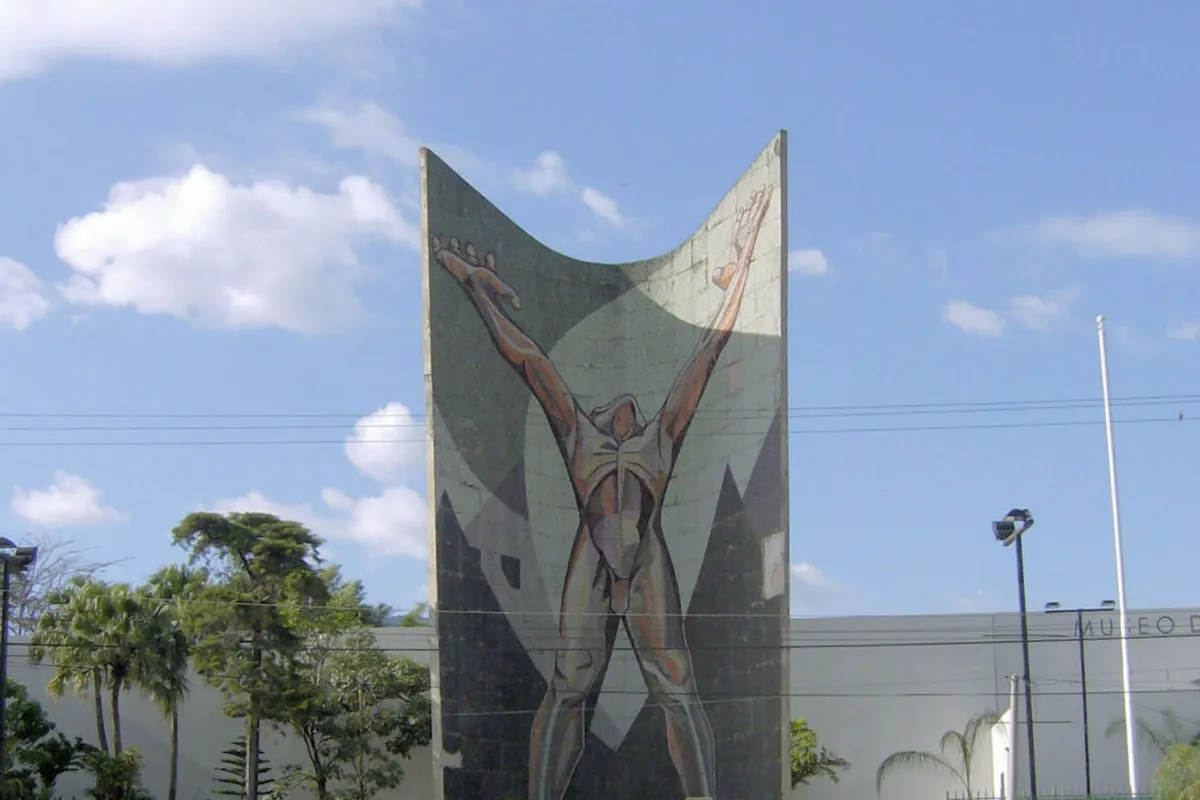 บรรยากาศย่านโซนาโรซา / ซานเบนิโต (Zona Rosa / San Benito) ในซานซัลวาดอร์