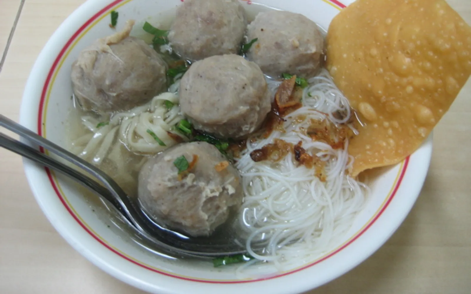 ของกิน-อาหารมาลัง — บักโซ ราวอน เส้น ผลิตภัณฑ์แอปเปิล และของดีชวาตะวันออก