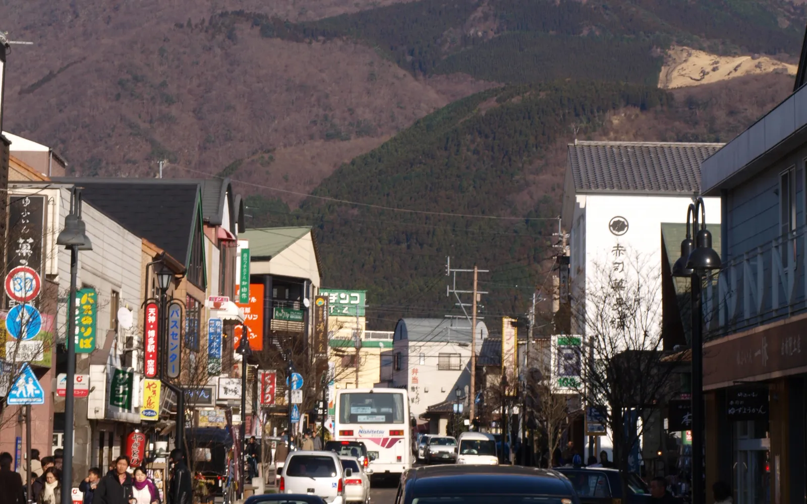 Lake Kinrinko in Yufuin with Mt. Yufu in the background