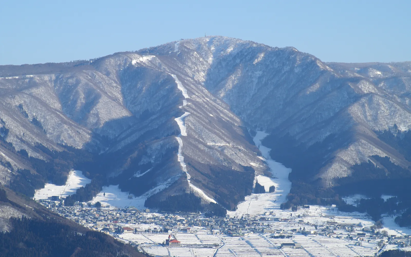 The Oyu public bathhouse at the centre of Nozawa Onsen village in winter