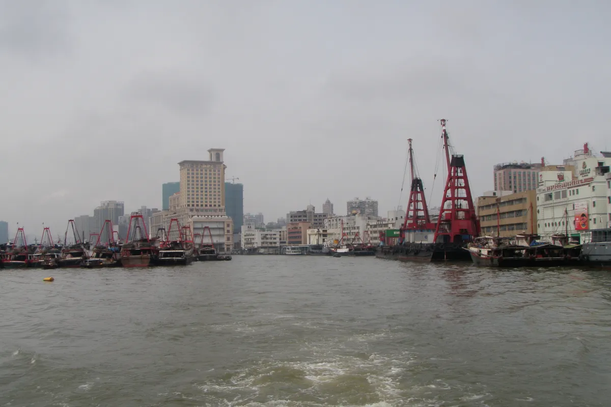 บรรยากาศย่านอินเนอร์ฮาร์เบอร์ (Inner Harbour) ในคาบสมุทรมาเก๊า