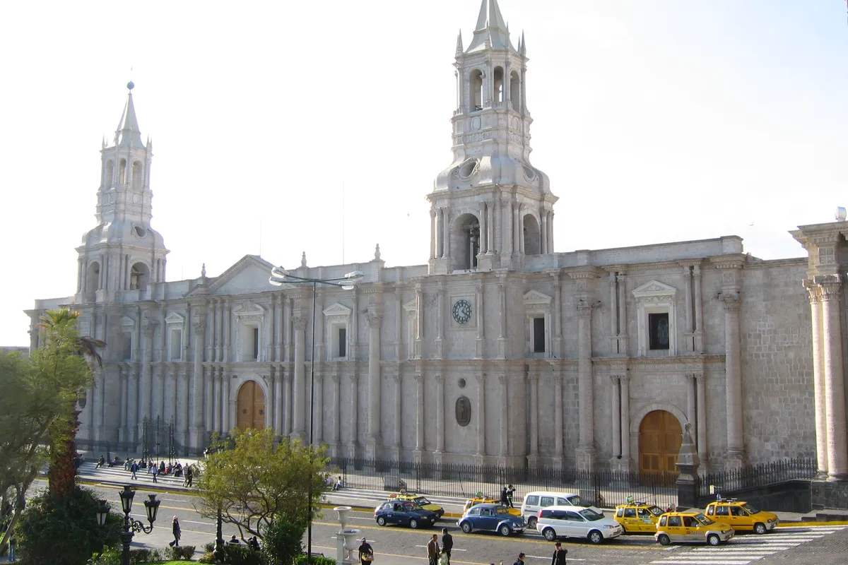 บรรยากาศย่านCentro Histórico / Plaza de Armas ในอาเรกีปา
