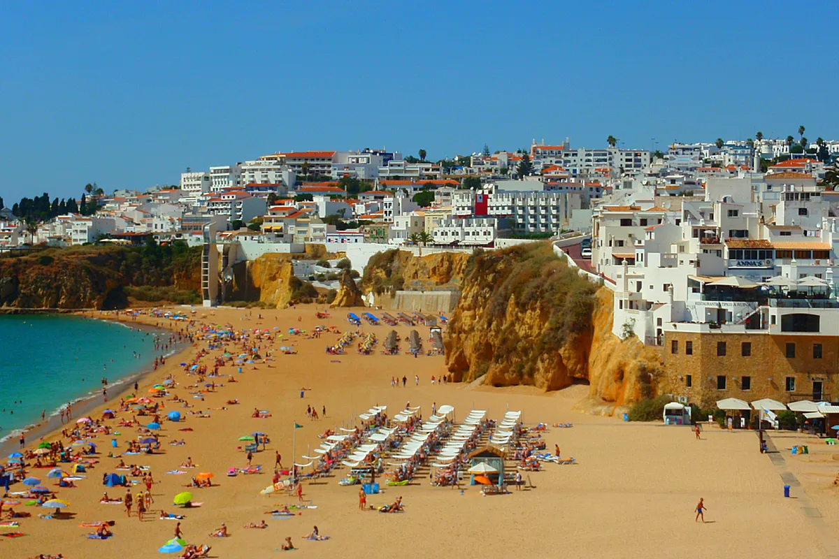 บรรยากาศย่านอัลบูเฟย์รา (Albufeira) ในอัลการ์ฟ