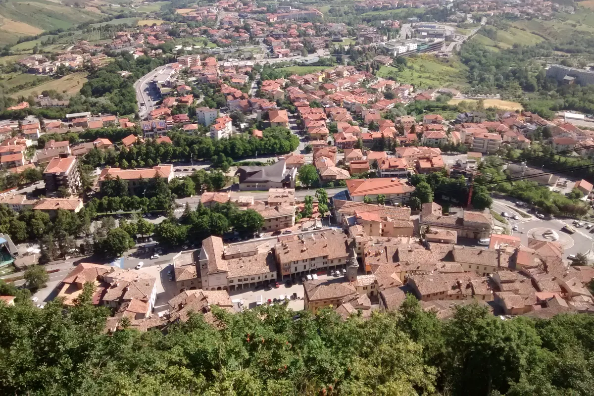 บรรยากาศย่านบอร์โก มัจโจเร (Borgo Maggiore) ในซิตี ออฟ ซานมารีโน