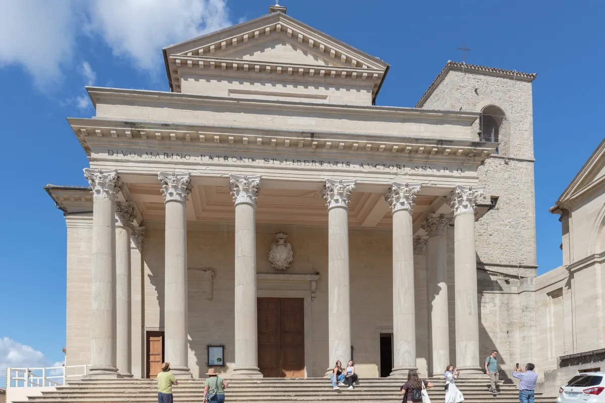 บรรยากาศย่านเมืองเก่าบนยอดเขา (Centro Storico) ในซิตี ออฟ ซานมารีโน