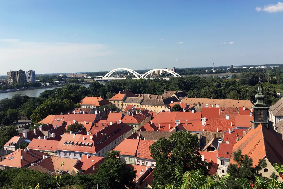 บรรยากาศย่านเปโตรวาราดิน (Petrovaradin) ในโนวีซาด