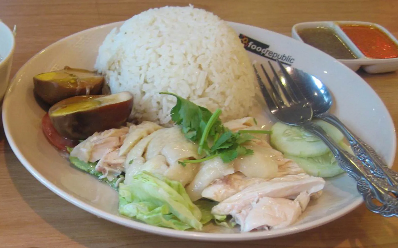 ของกิน-อาหารออร์ชาร์ด โร้ด: จากข้าวมันไก่ระดับตำนานถึงอาหารเปอรานากัน