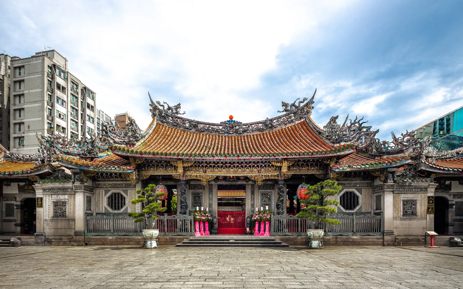 Longshan Temple