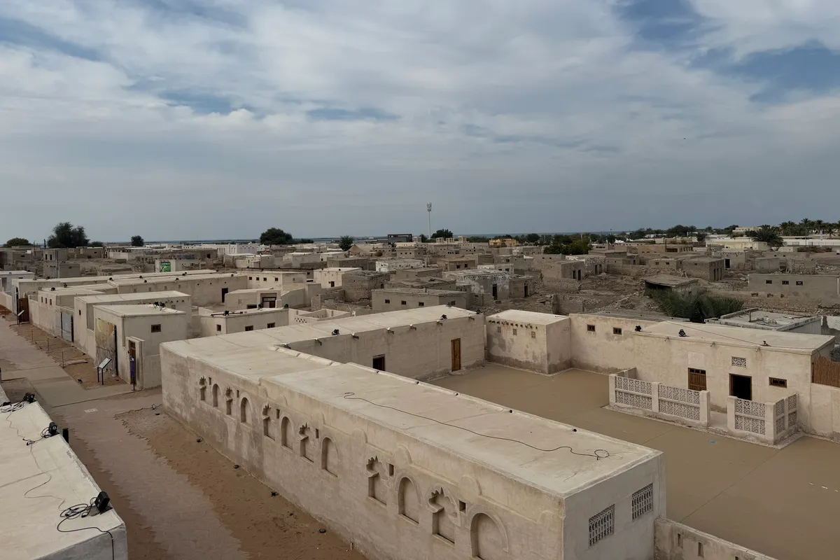 บรรยากาศย่านหมู่บ้านอัลฮัมรา (Al Hamra Village) ในราสอัลไคมาห์