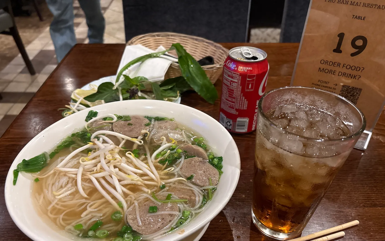 6 ของกินโฮจิมินห์ที่ต้องลอง — เฝอ บั๊นหมี ข้าวหักก้าวตัม กาแฟเวียดนาม และอีกมาก