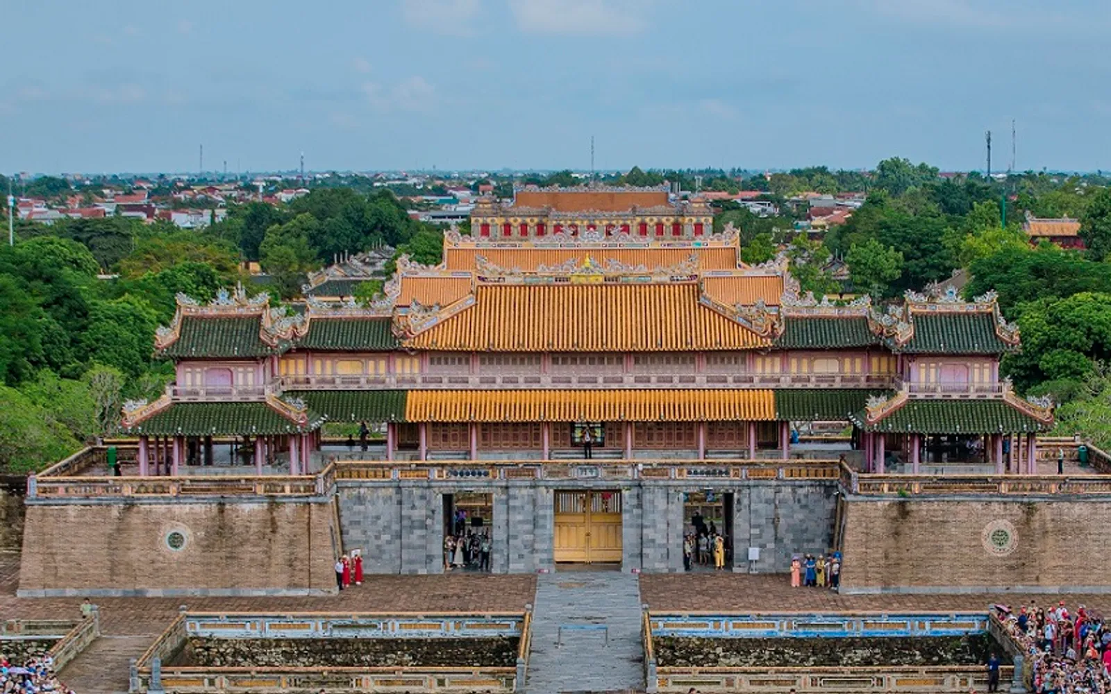 ที่เที่ยวในเว้ — พระราชวัง สุสาน และแม่น้ำหอม