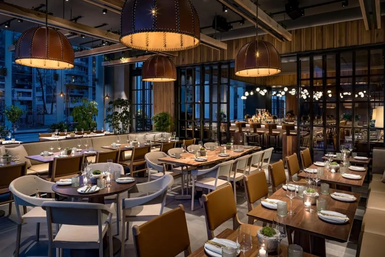 1 Hotel Toronto — rooms and atmosphere
