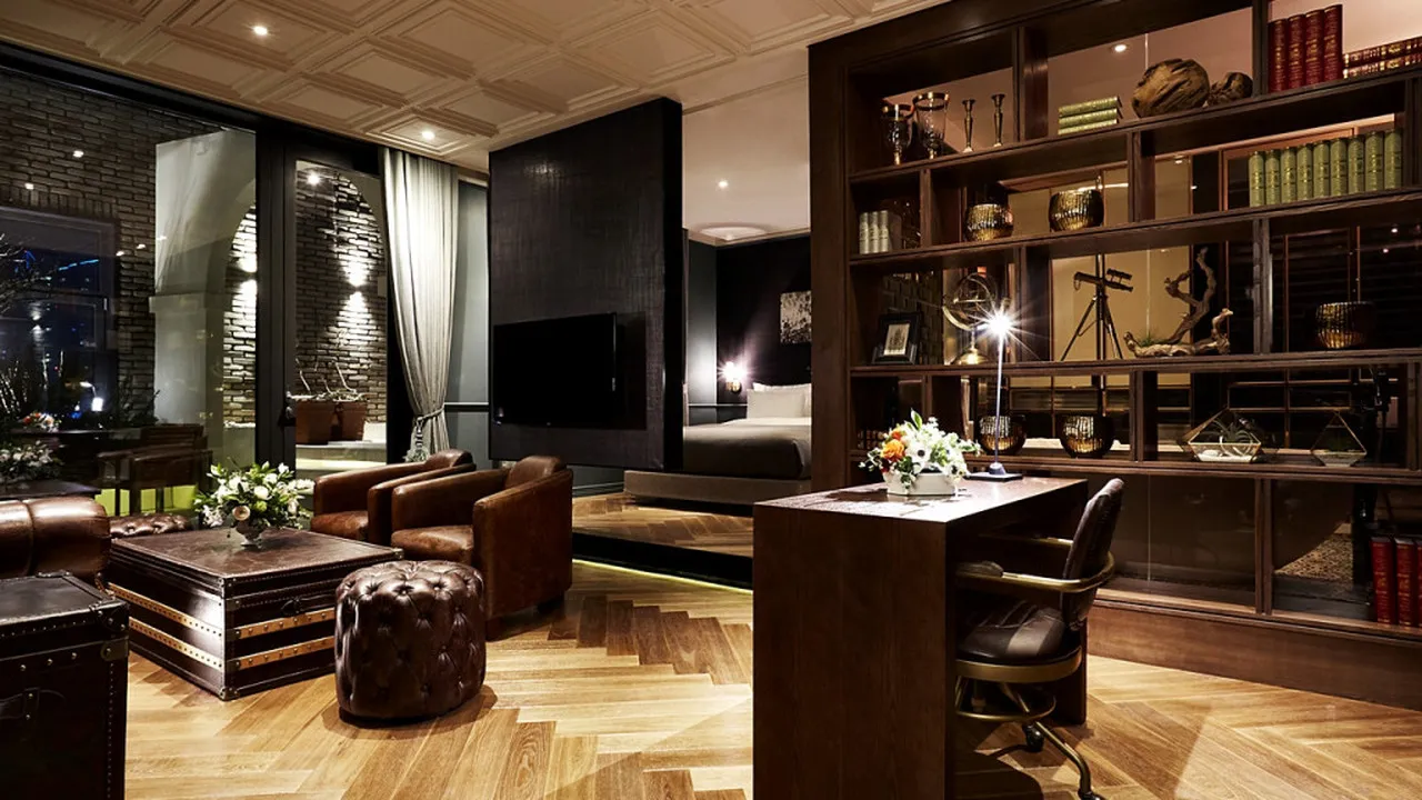9 Brick Hotel — rooms and atmosphere