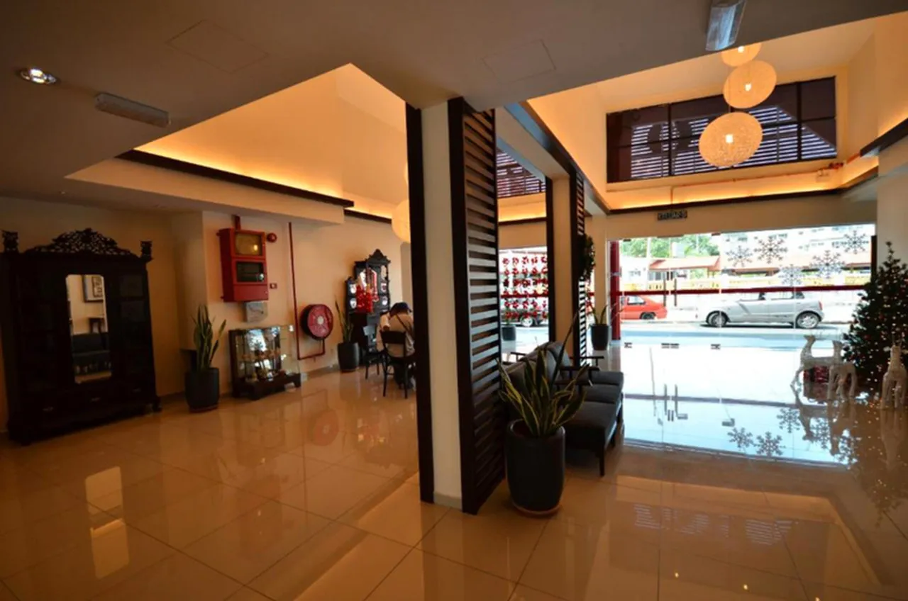 906 Riverside Hotel Malacca — rooms and atmosphere