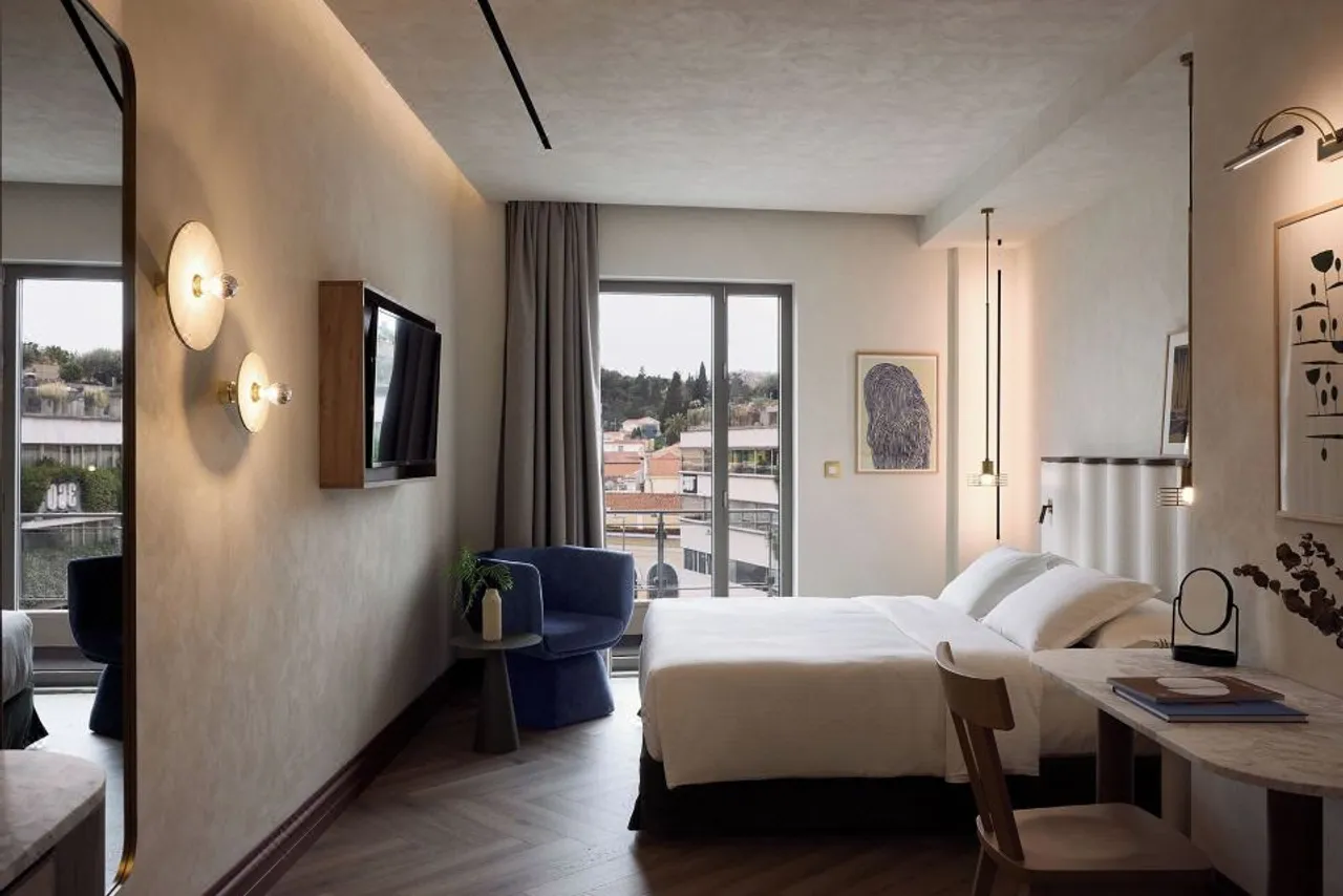 A for Athens — rooms and atmosphere
