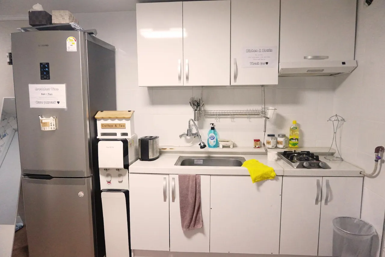 Able Guesthouse Hongdae — rooms and atmosphere