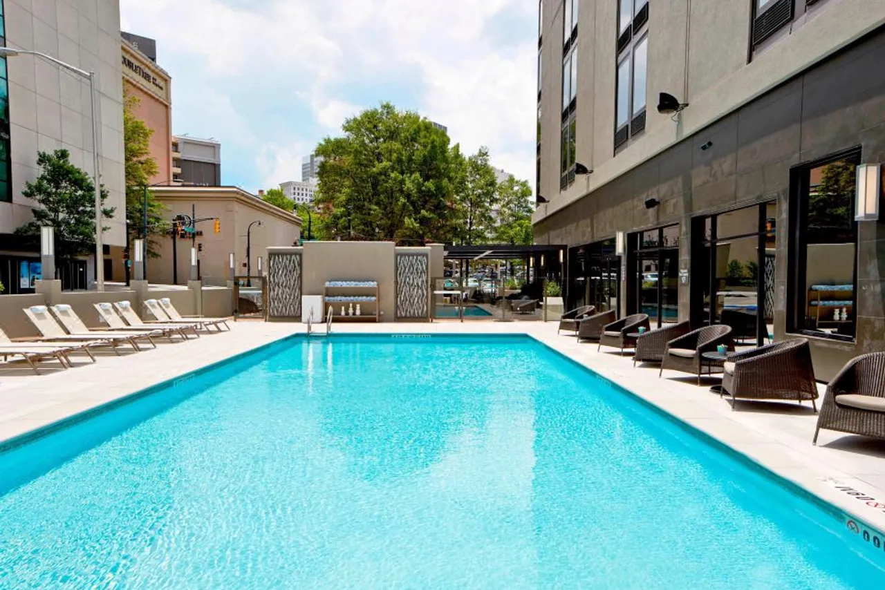 AC Hotel Atlanta Downtown — rooms and atmosphere