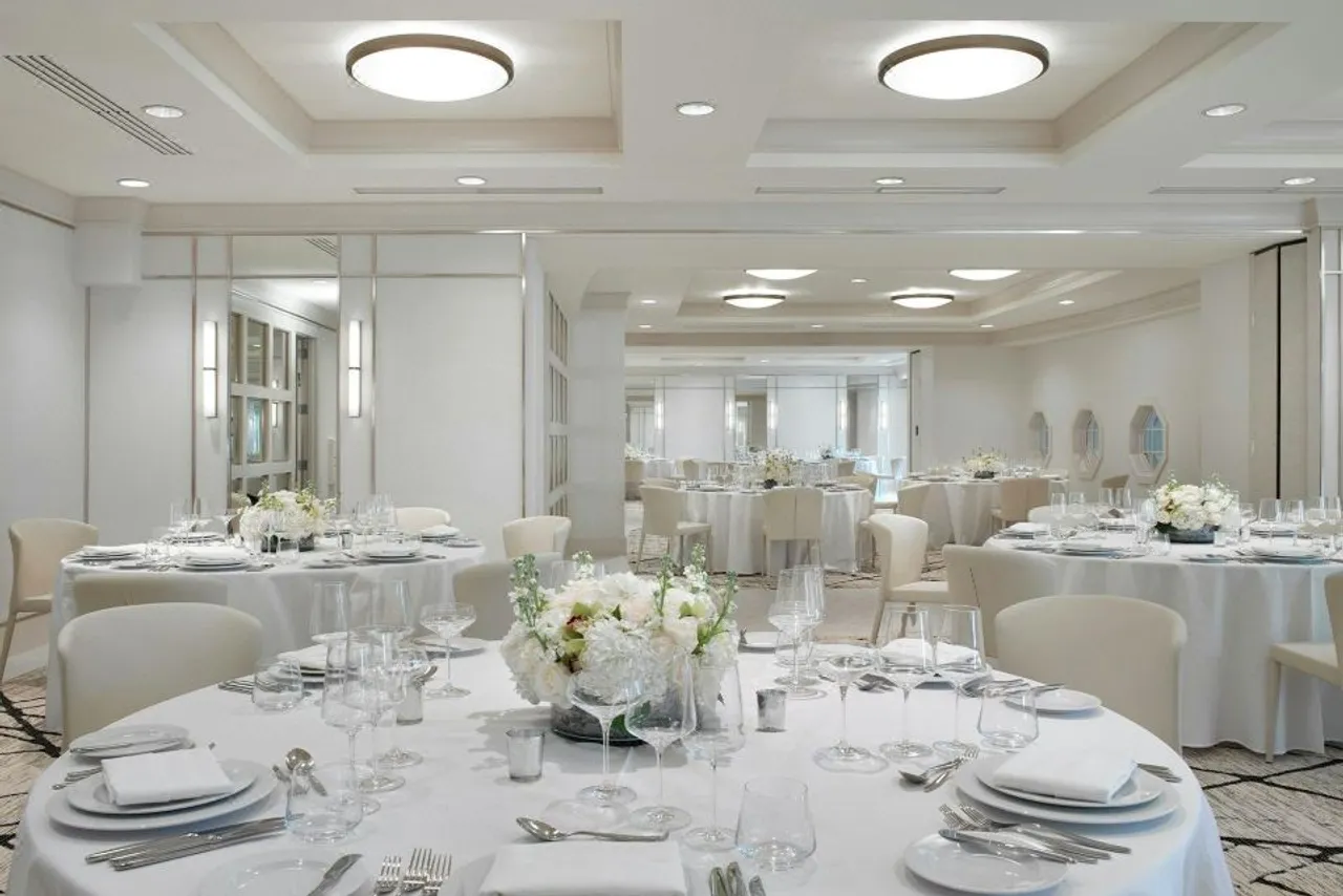 Acqualina Resort & Residences on the Beach — rooms and atmosphere