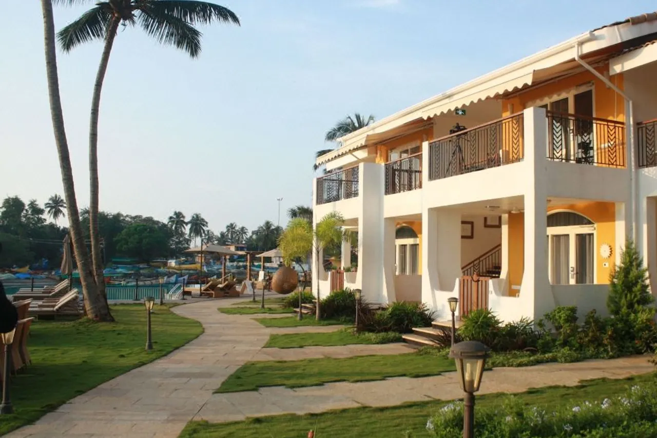 Acron Waterfront Resort — rooms and atmosphere