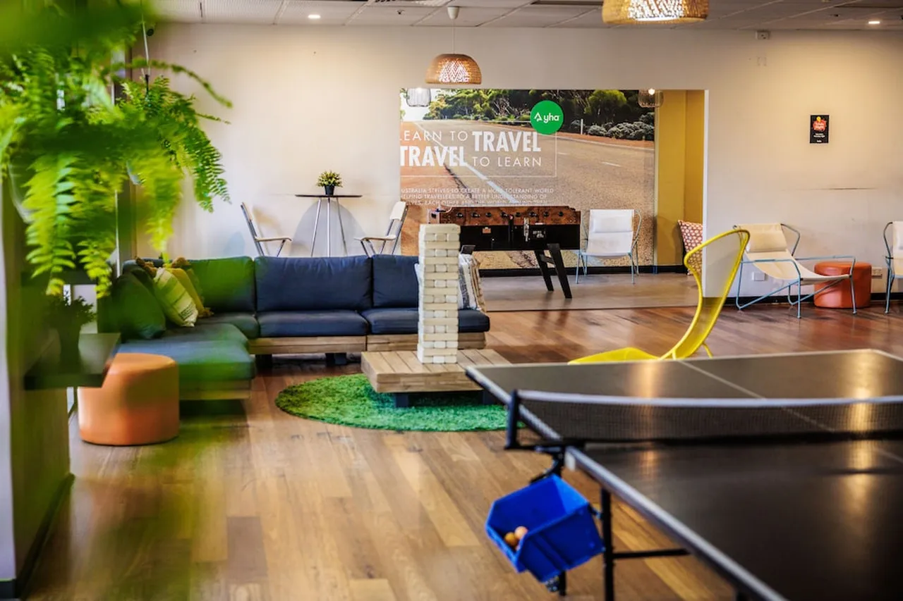 Adelaide Central YHA — rooms and atmosphere