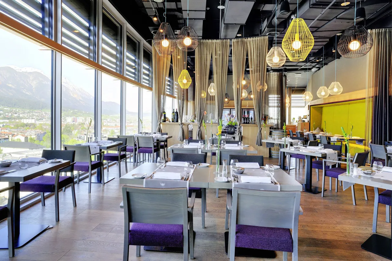 aDLERS Hotel — ภาพห้องพักและบรรยากาศ