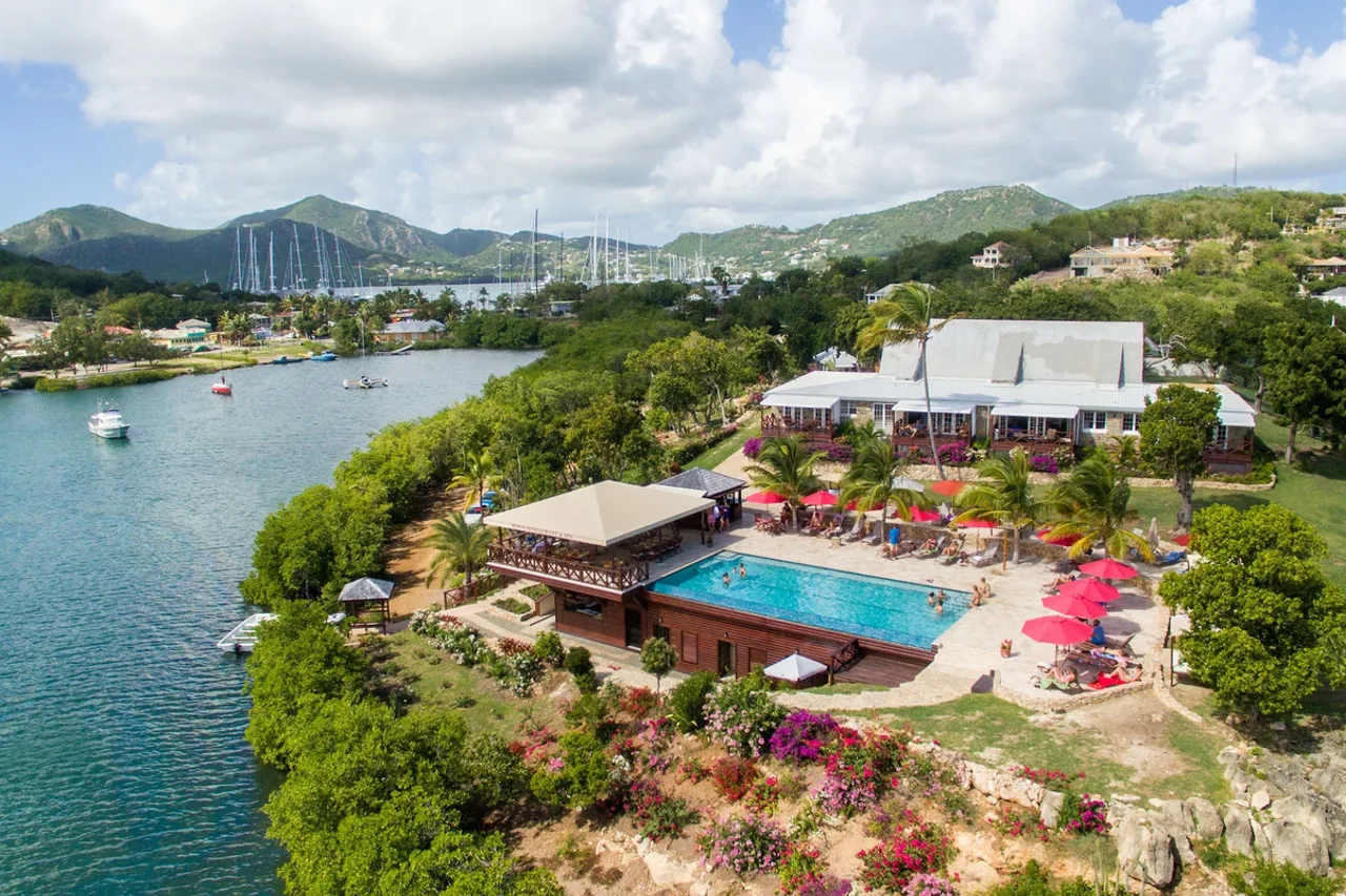 Admiral's Inn and Gunpowder Suites — อิงลิชฮาร์เบอร์