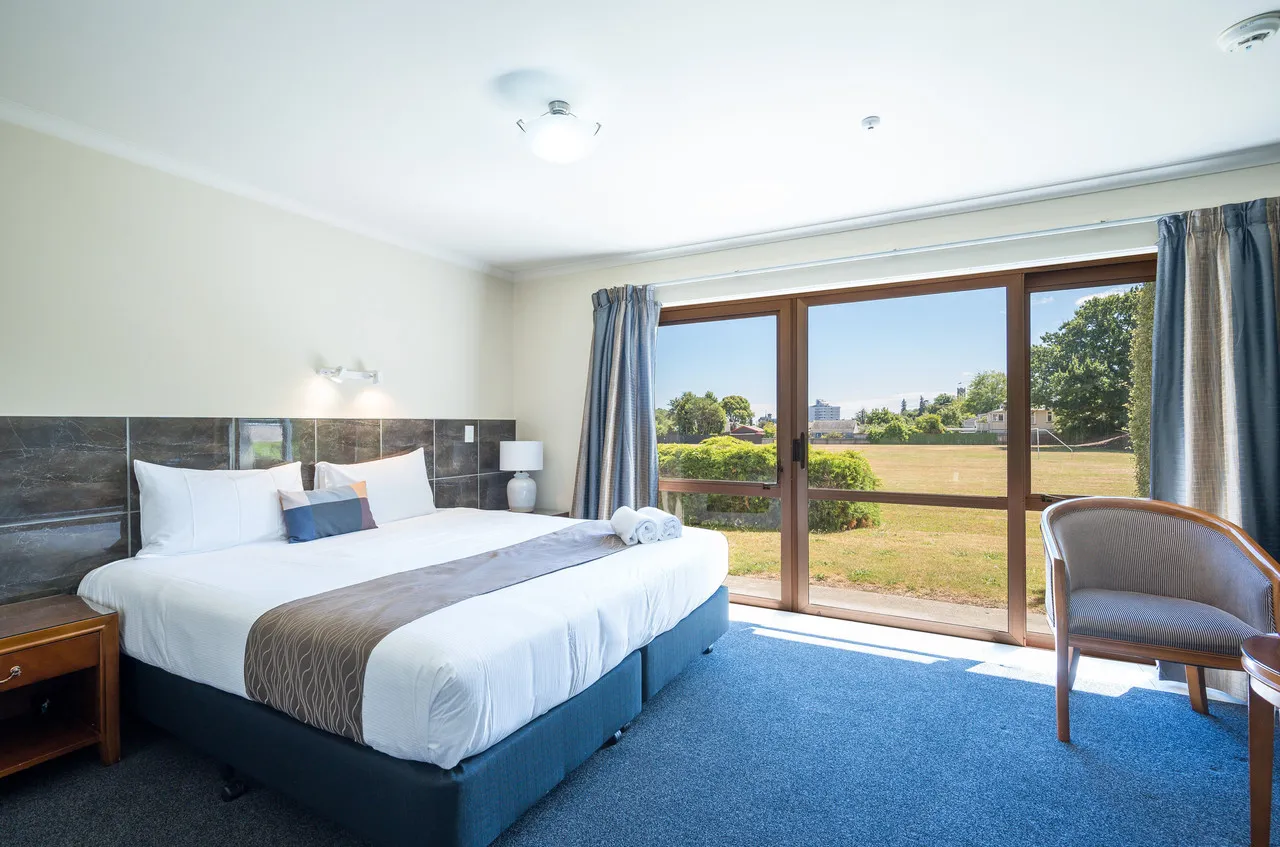 Admirals Motor Inn — ภาพห้องพักและบรรยากาศ