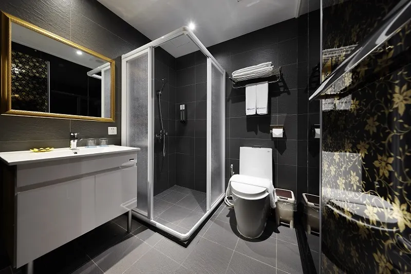 Airline Inn Taipei - Zhonghua — rooms and atmosphere