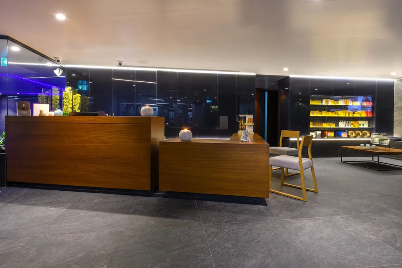 Ajax Hotel — ภาพห้องพักและบรรยากาศ