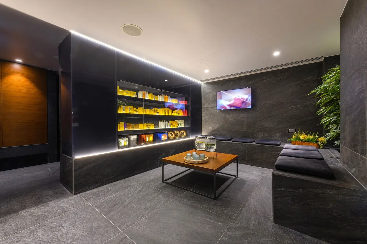 Ajax Hotel — ภาพห้องพักและบรรยากาศ