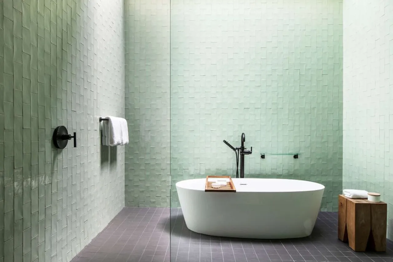 The Alexis Royal Sonesta Hotel Seattle — rooms and atmosphere