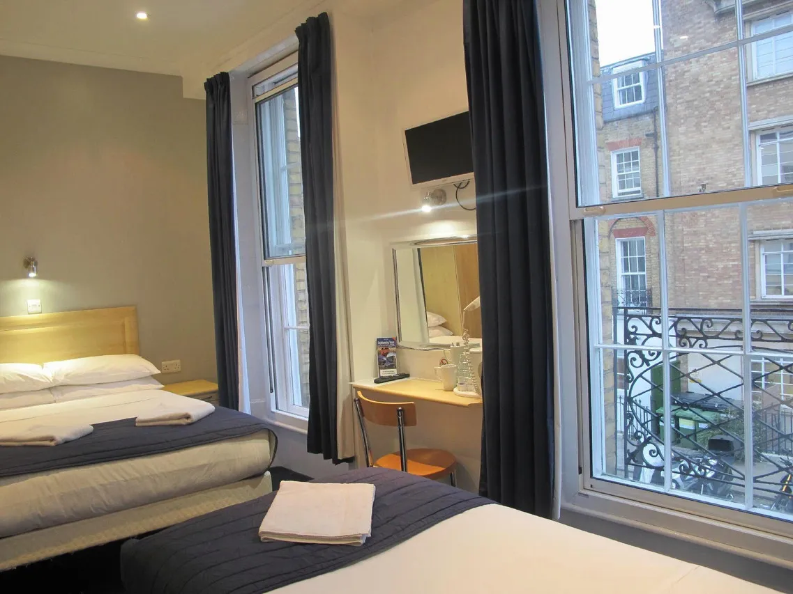 Alhambra Hotel London — rooms and atmosphere