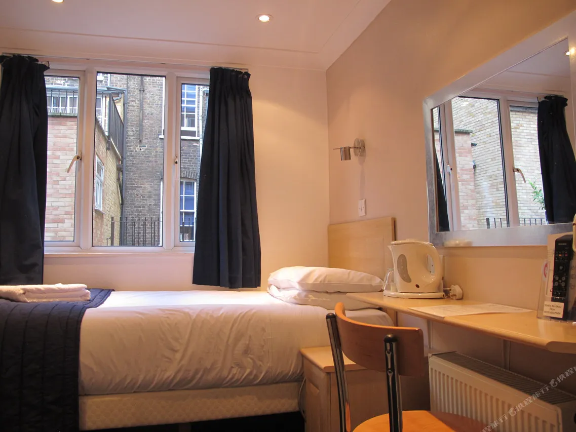 Alhambra Hotel London — rooms and atmosphere