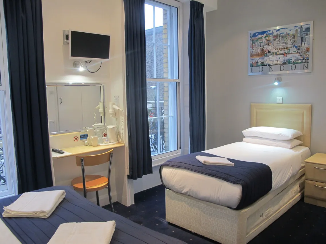 Alhambra Hotel — rooms and atmosphere