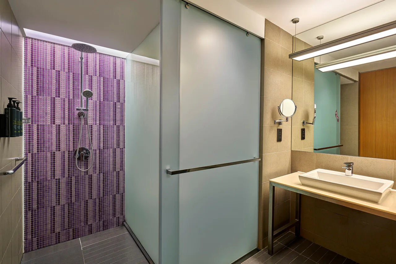 Aloft Kuala Lumpur Sentral — rooms and atmosphere