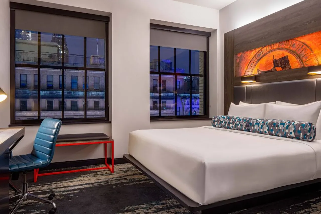 Aloft Philadelphia Downtown — rooms and atmosphere
