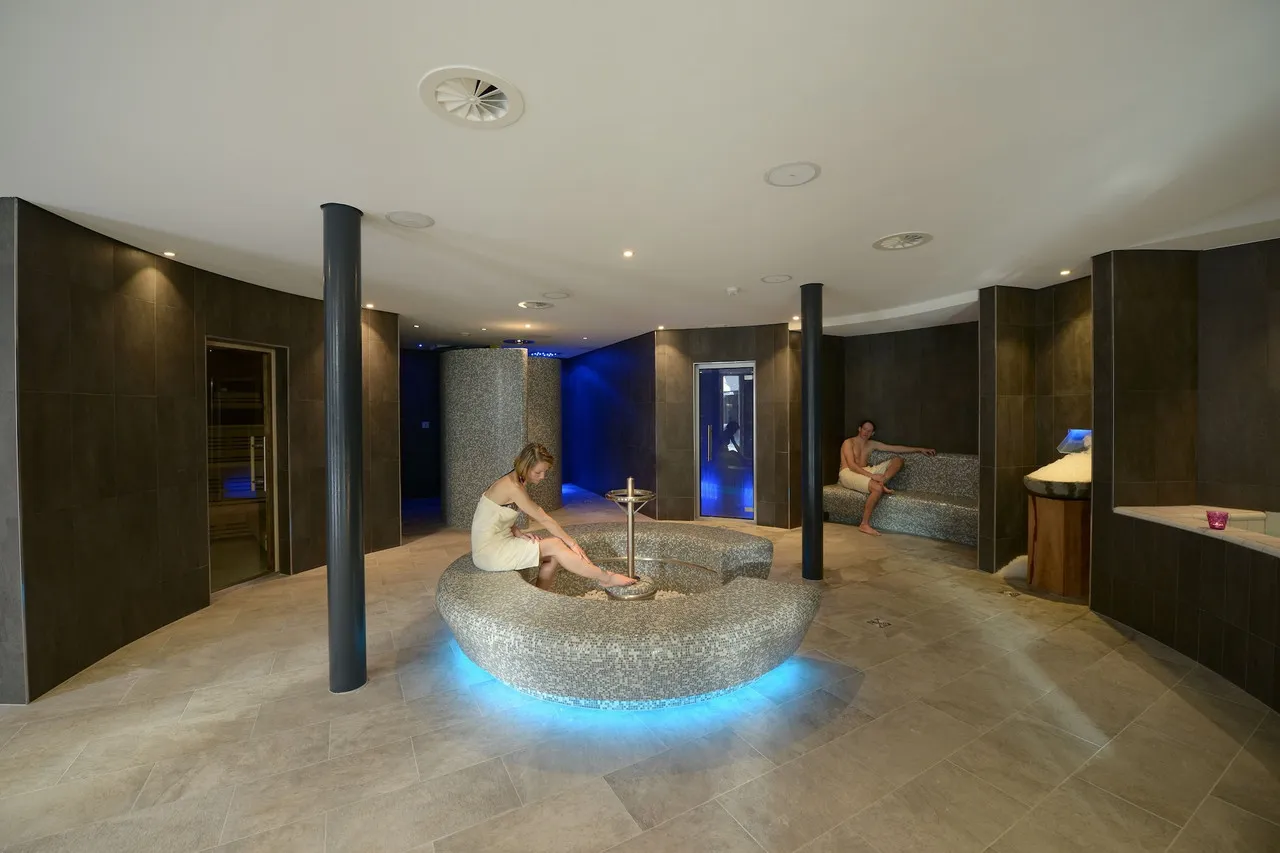 Alpenhotel Fleurs de Zermatt — ภาพห้องพักและบรรยากาศ