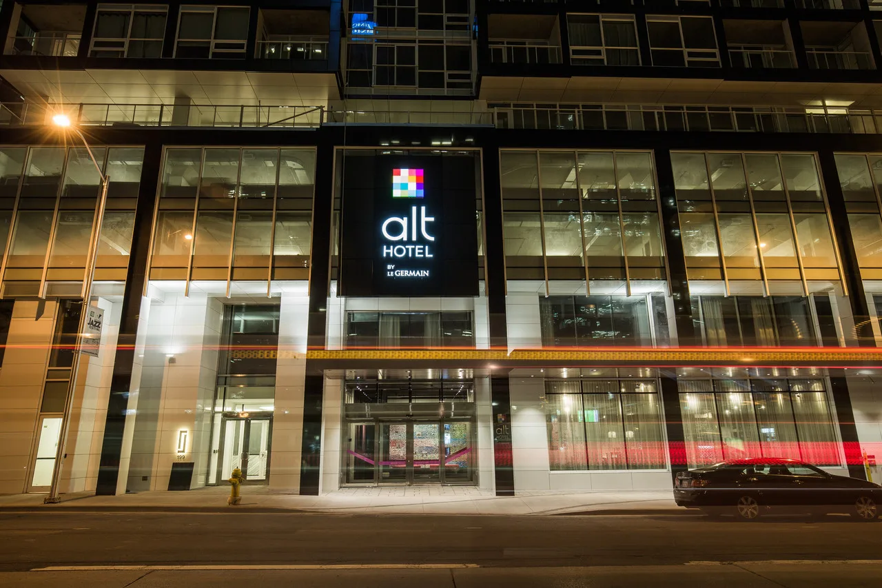 Alt Hotel Ottawa Downtown — rooms and atmosphere