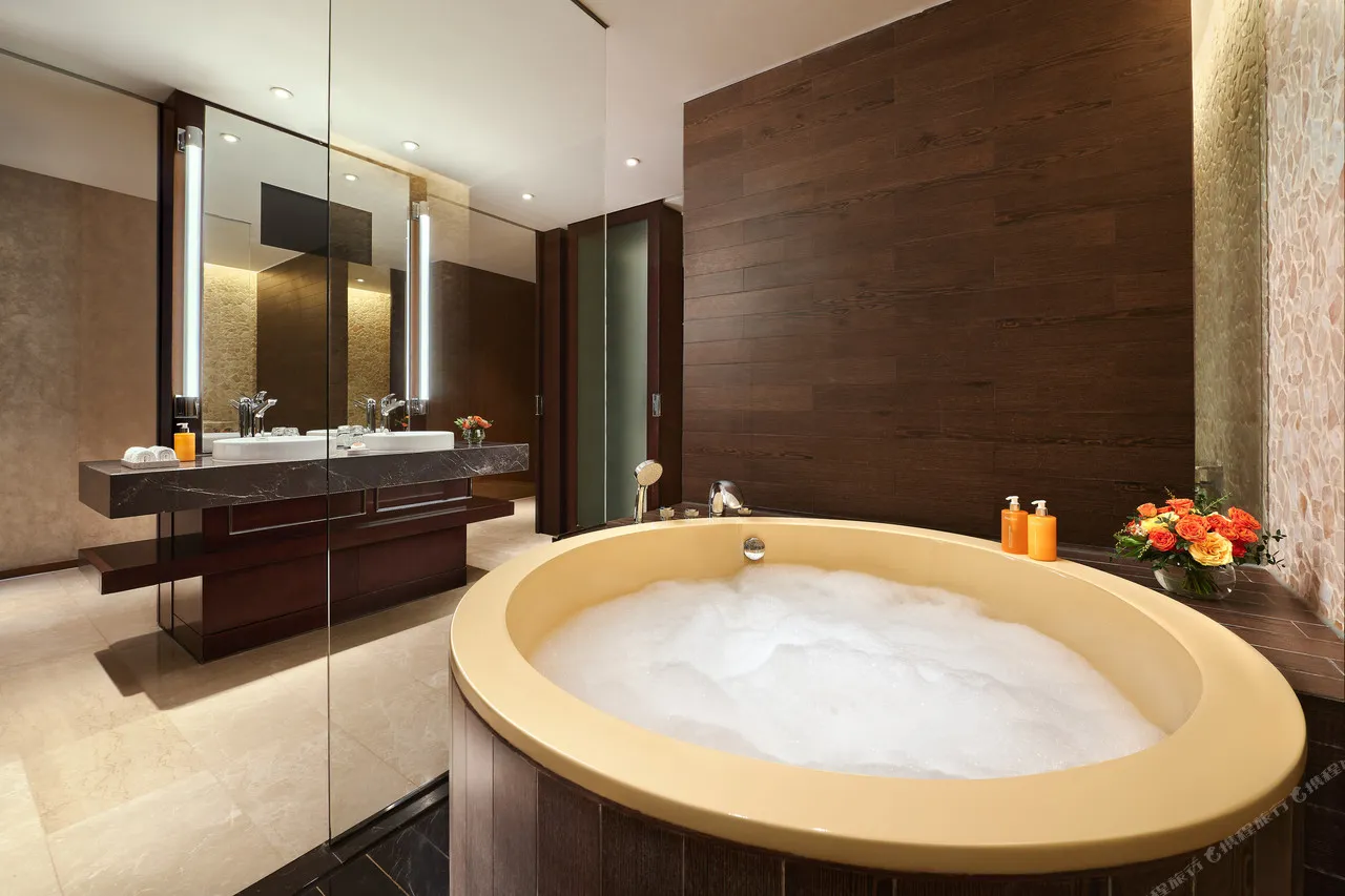 Altira Macau — rooms and atmosphere