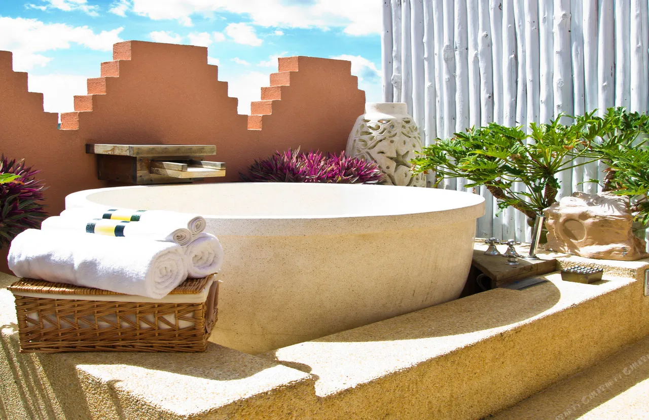 Amanda Hotel — rooms and atmosphere