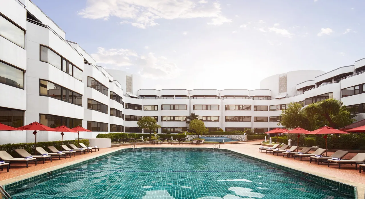 Amari Don Muang Airport Bangkok — rooms and atmosphere