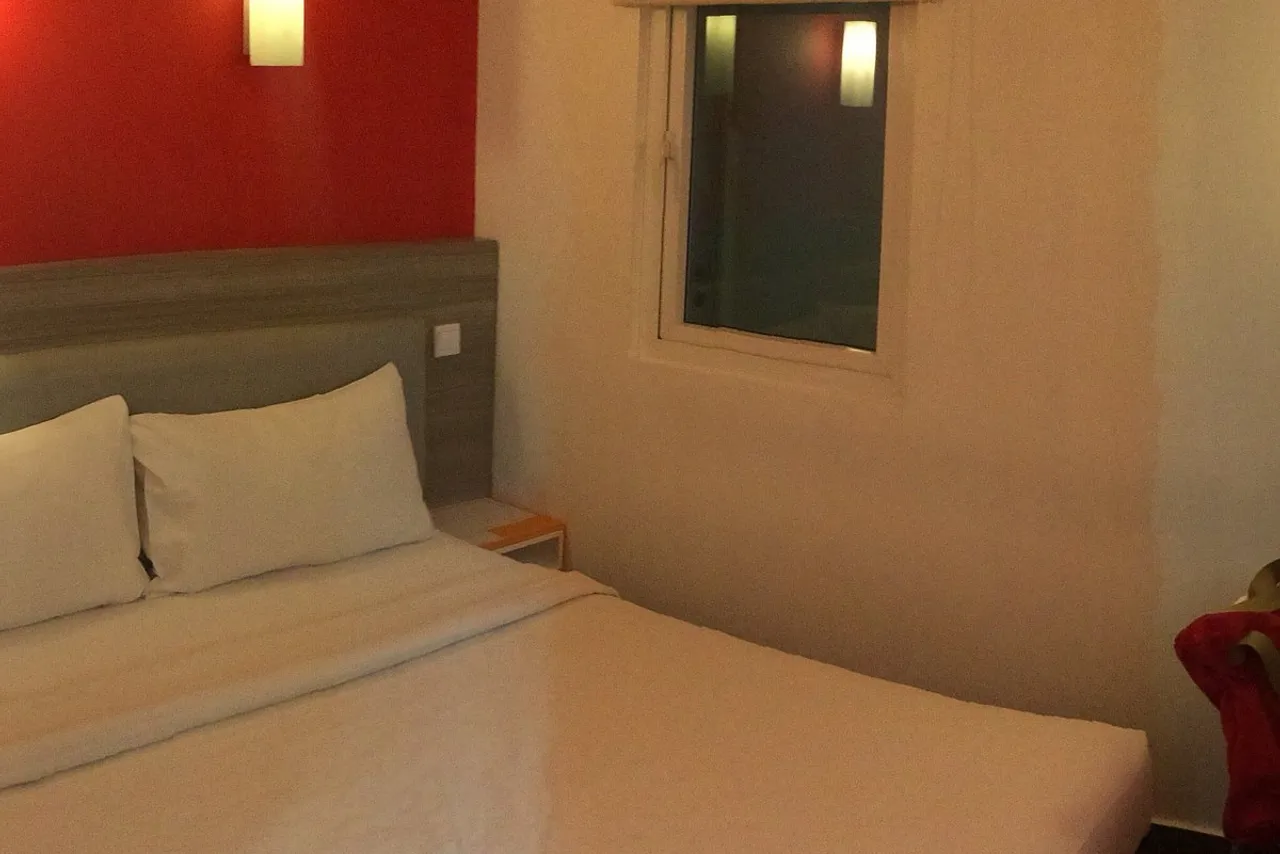 Amaris Hotel Thamrin City - Jakarta — rooms and atmosphere