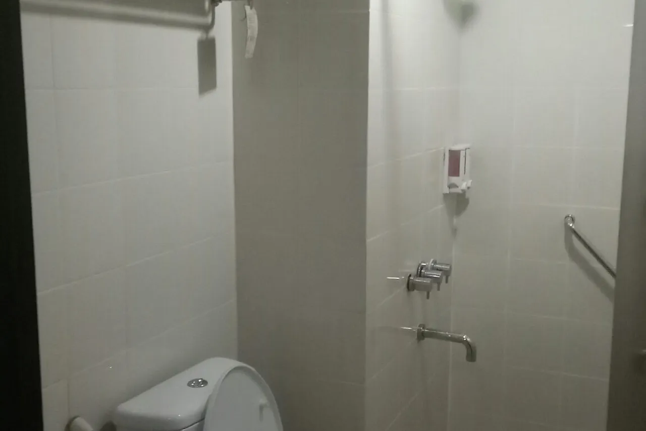 Amaris Hotel Thamrin City - Jakarta — rooms and atmosphere