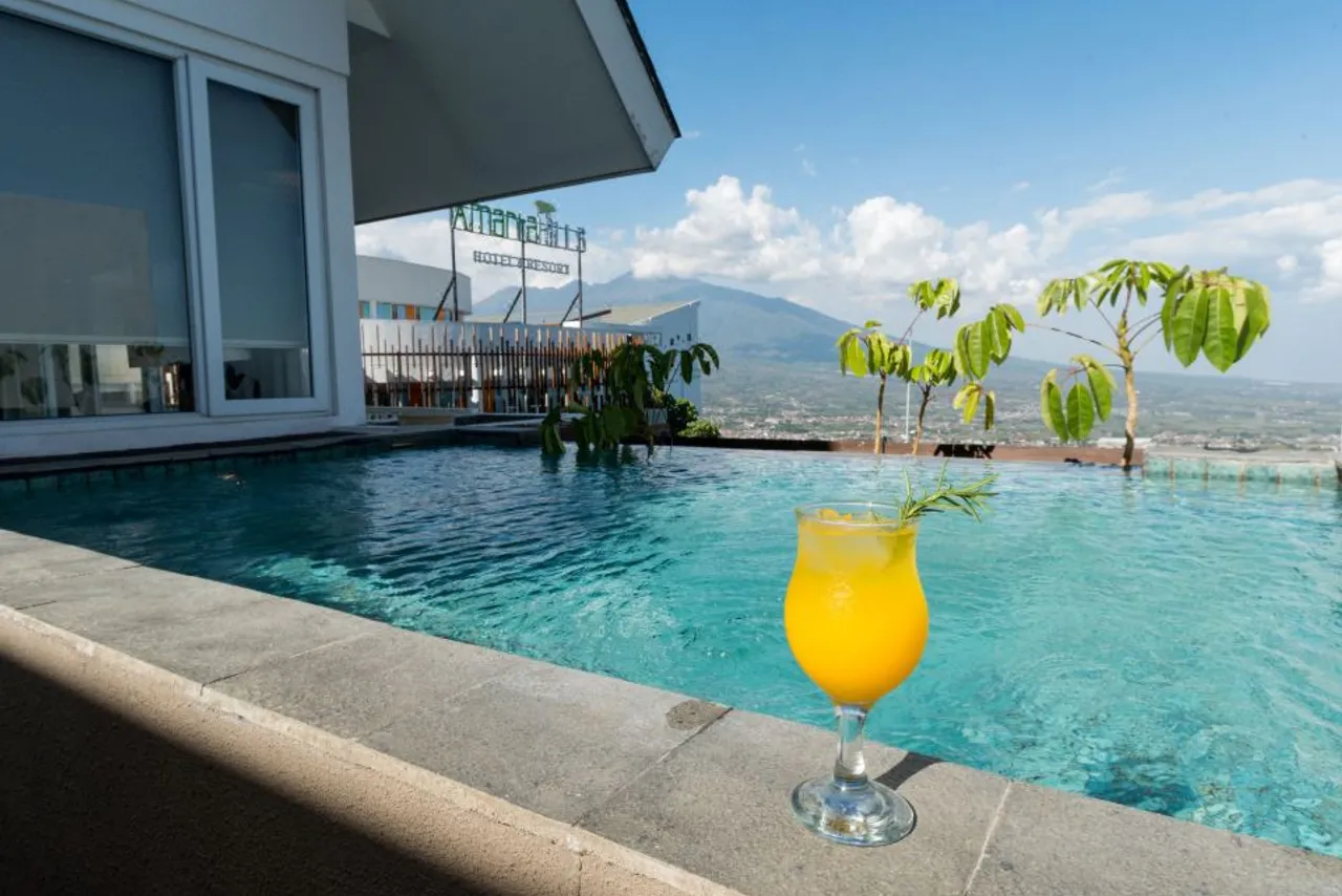 Amarta Hills Hotel and Resort — rooms and atmosphere