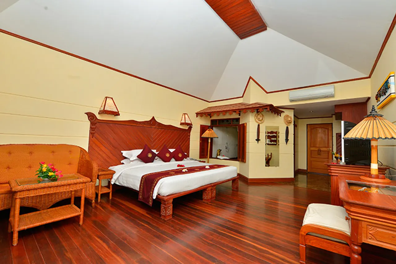 Amazing Ngapali Resort — rooms and atmosphere