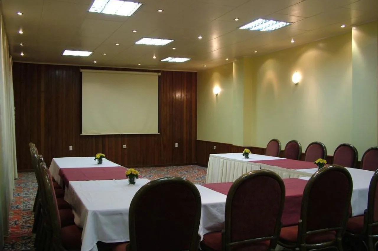 Ambassador Hotel Paramaribo — rooms and atmosphere