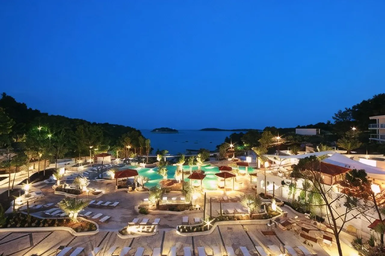 Amfora Hvar Grand Beach Resort — rooms and atmosphere