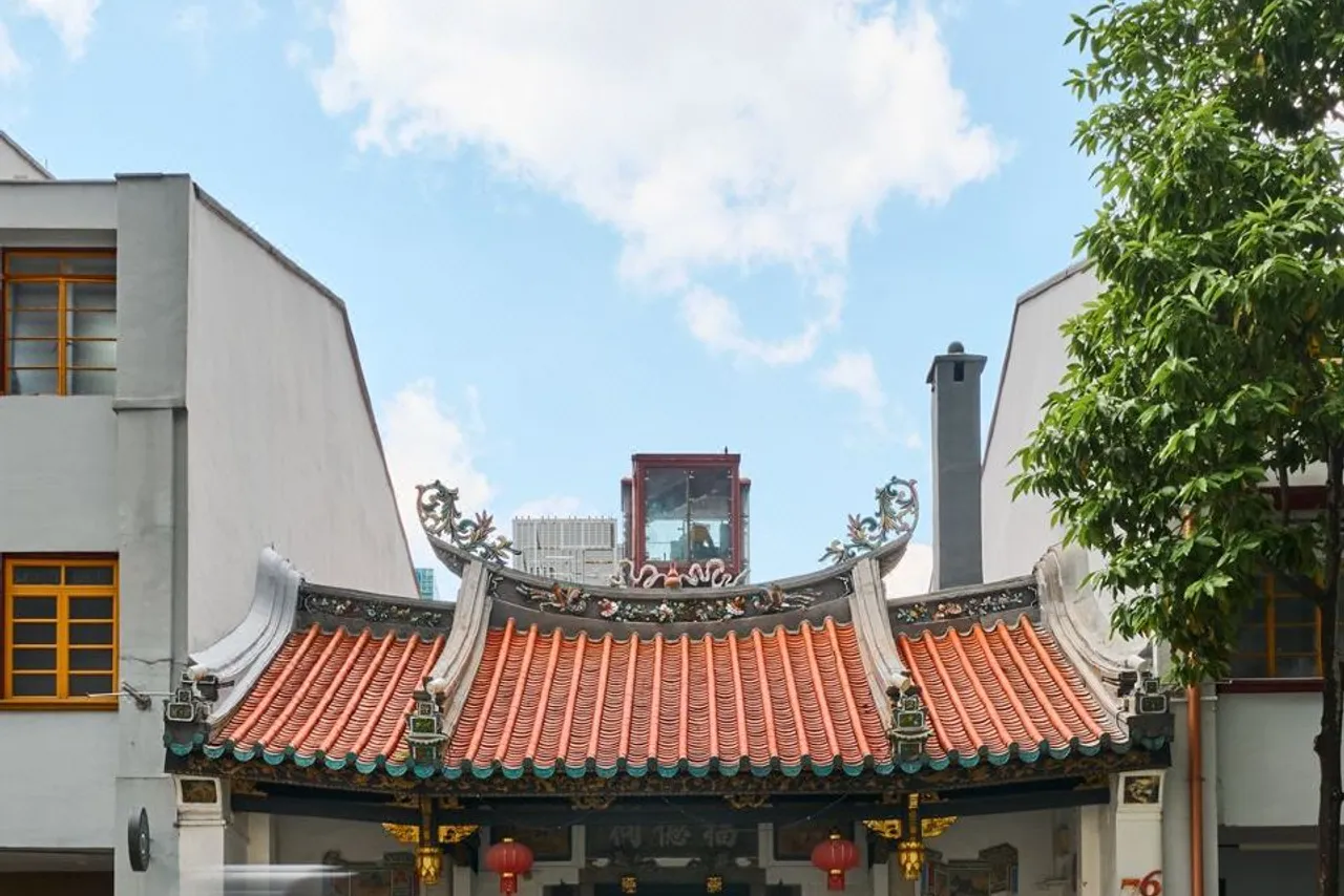 AMOY by Far East Hospitality — rooms and atmosphere