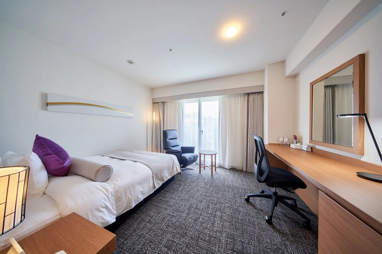 ANA Crowne Plaza Nagasaki Gloverhill — rooms and atmosphere